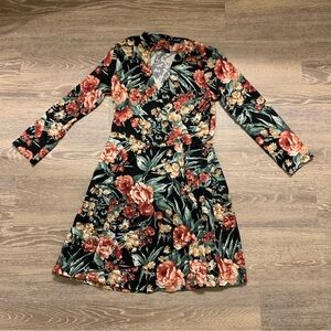 Floral dress. Size medium. Brand forever 21. Like new worn once